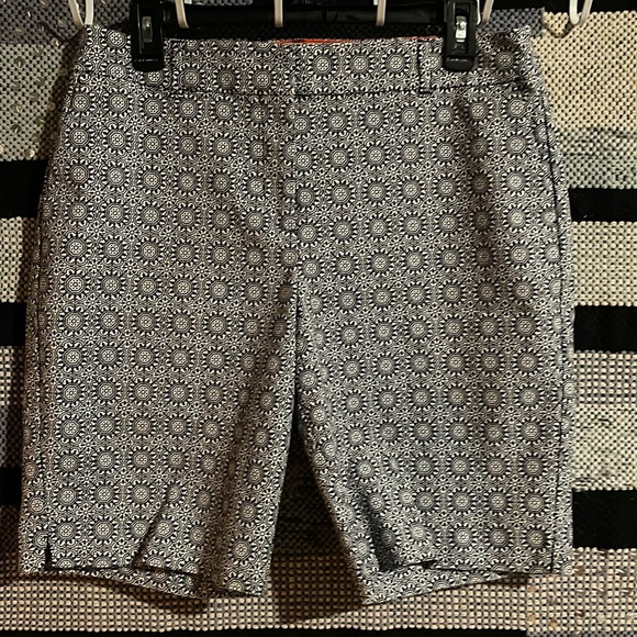 Boden Bermuda shorts - Picture 1 of 4